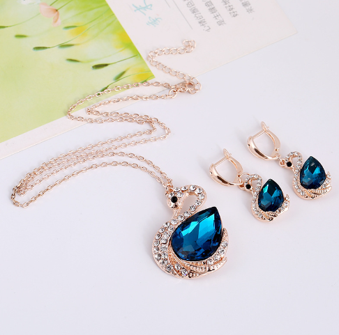 Ensemble de bijoux en cristal coréen avec collier et boucles d'oreilles, bijoux élégants en cristaux clairs et brillants.