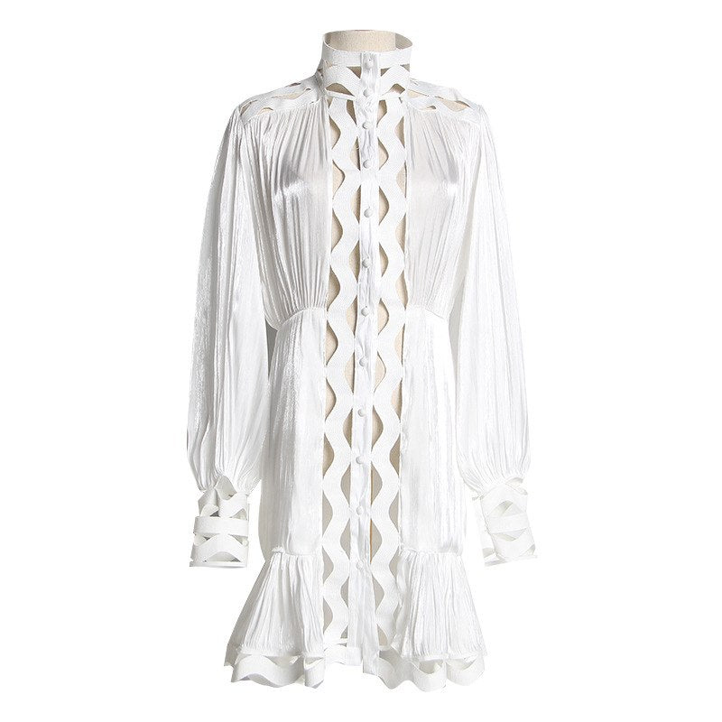 Robe chemise à rayures ondulées unies, en tissu léger, avec col en V et ourlet arrondi, style décontracté pour femme.