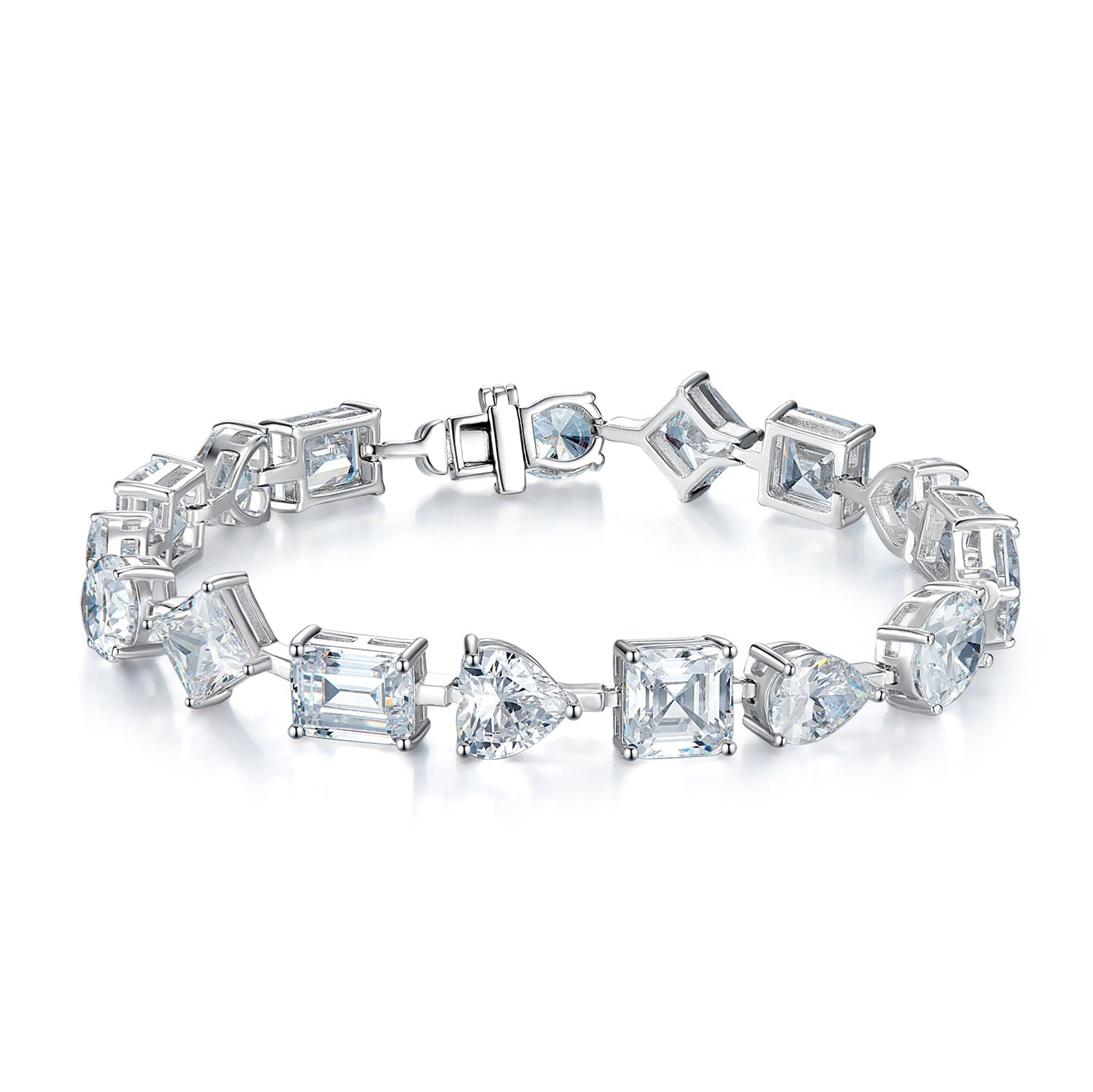 Bracelet en argent sterling pour femmes orné de bijoux, mode élégante et sophistiquée.
