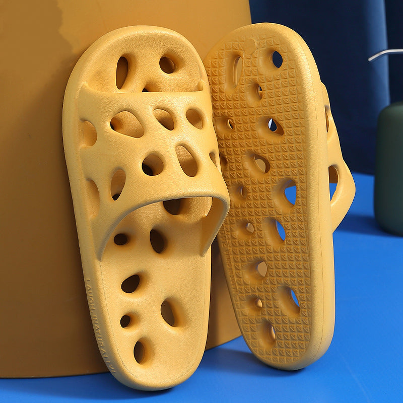 Chaussons de salle de bain pour femmes MARKET DE PRODUITS DE BEAUTÉ & SANTÉ, antidérapants et doux, avec design ajouré.