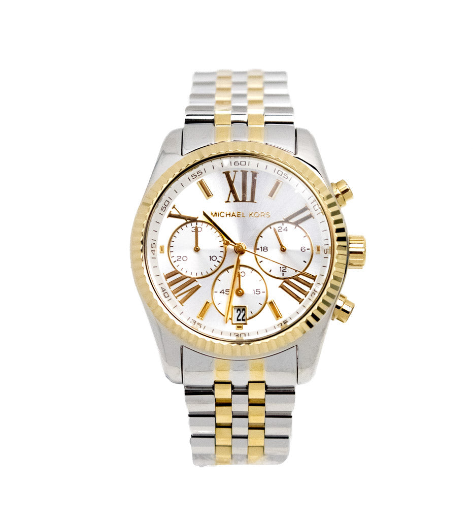 Montre chronographe Michael Kors Lexington en acier inoxydable argent et or, affichant un design élégant et sophistiqué.