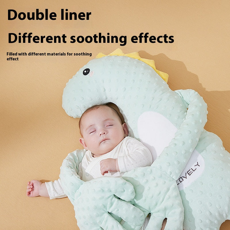 Coussin pour bébé Boutique Angenor en mousse douce, adapté pour soutenir la tête et le cou de bébé.