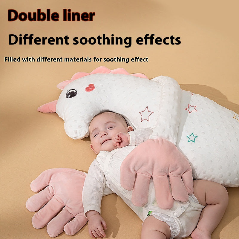 Oreiller pour bébé de la marque Boutique Angenor, doux et confortable, adapté pour la tête de bébé, en tissu moelleux blanc.