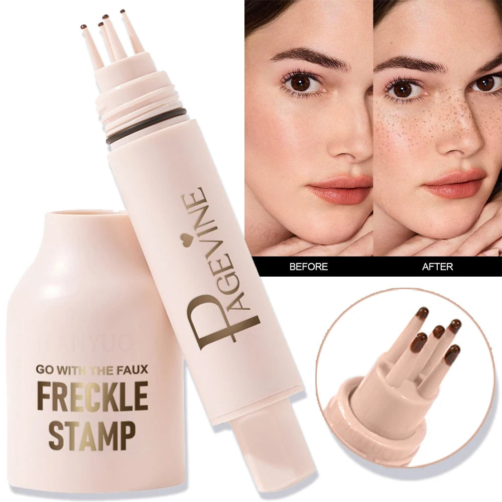 Stylo tampon pour taches de rousseur de la marque Aura Scent, maquillage naturel et tendance, en gros plan.