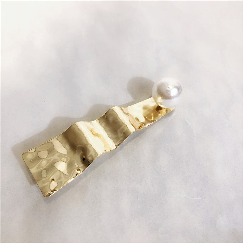 Accessoire de coiffure avec clip à perles et headpiece pour cheveux, ornement élégant pour mariage ou occasions spéciales.