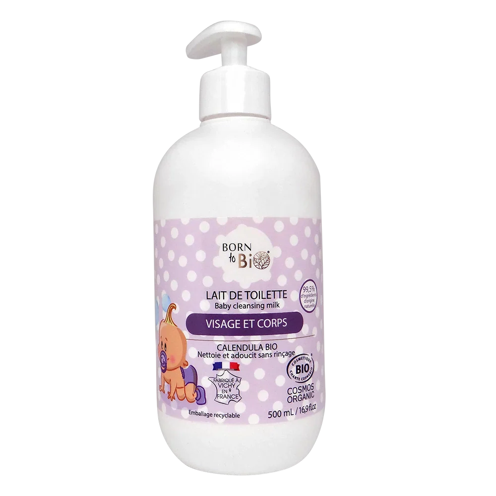 Lait de toilette bio pour bébé Born to Bio, flacon avec pompe, facile à appliquer sur la peau délicate de bébé.