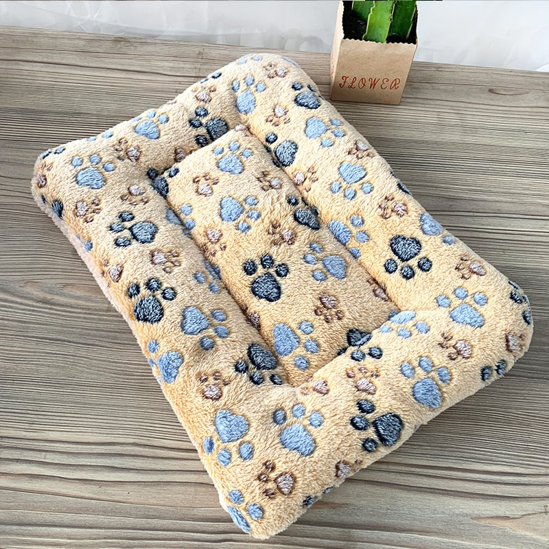 Couverture d'hiver pour animal de compagnie de la marque Boutique Angenor, coussin chaud et confortable pour dormir.