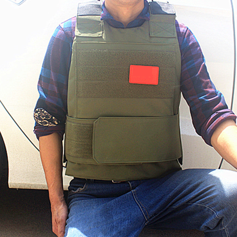 Veste tactique de plein air Boutique Angenor avec poches et détails robustes, conçue pour l’aventure et l’extérieur.