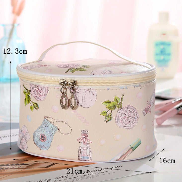 Sac de rangement cosmétique portable pour femmes, grande capacité, marque Boutique Angenor, avec compartiments pour maquillage et accessoires.