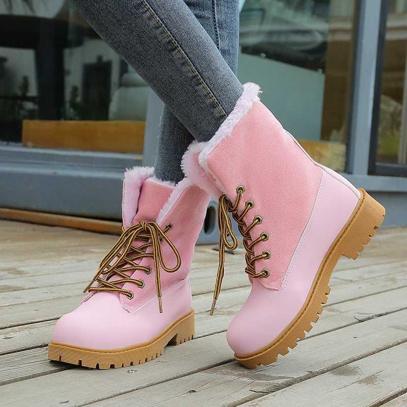 Bottes d'hiver pour femmes, ankle, à lacets, bout rond, de la marque Boutique Angenor, vues en gros plan.