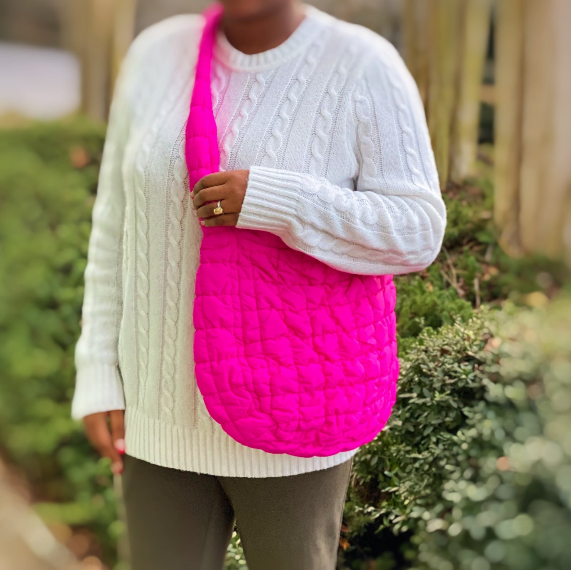 Sac bandoulière matelassé Carry All de Boutique Angenor, design élégant avec poches et bandoulière réglable.