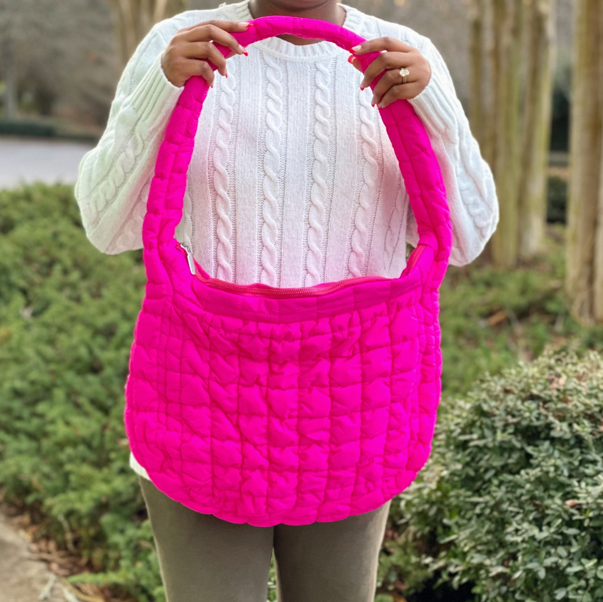 Sac à main bandoulière matelassé Carry All de Boutique Angenor, avec compartiments et design élégant.
