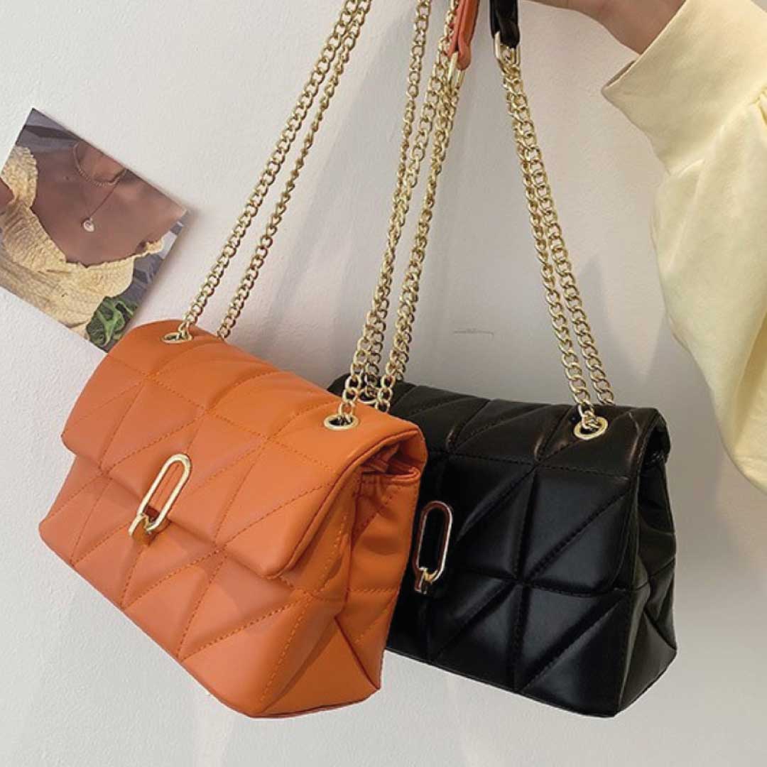 Sac à bandoulière Karah de Boutique Angenor, sac en cuir avec bandoulière réglable et détails élégants.