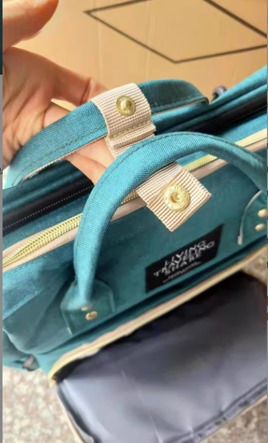 Grand sac à maman Boutique Angenor avec grande capacité, plusieurs poches et compartiments pour accessoires de bébé.