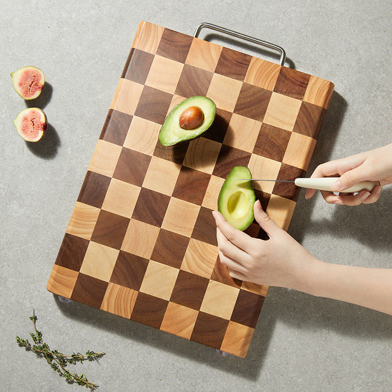 Planche à découper en acacia Mango de Boutique Angenor, surface en bois naturel pour la cuisine.