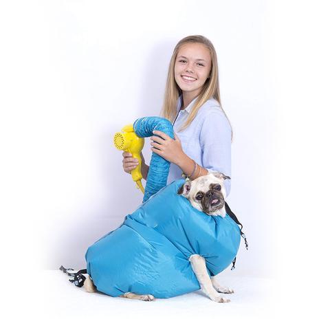 Boîte de séchage pour animaux, sèche-cheveux et sac de séchage de la marque Boutique Angenor, avec animaux à l'intérieur.