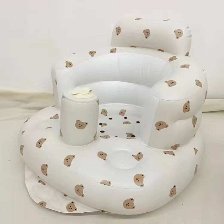 Chaise gonflable pour bébé de Boutique Angenor, idéale pour repas et bain, avec siège confortable et design coloré.