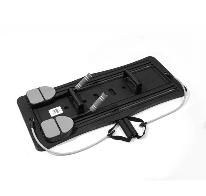 Planche de glisse compacte pour Pilates de la marque Boutique Angenor, montrant la surface lisse et les bords arrondis pour exercices.