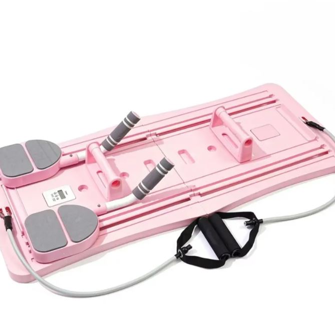 Planche de glisse compacte pour Pilates de la marque Boutique Angenor, montrant la surface glissante et ses dimensions.