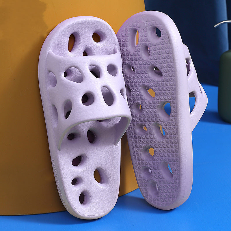 Chaussons de salle de bain pour femmes MARKET DE PRODUITS DE BEAUTÉ & SANTÉ, semelle antidérapante et douce, design creusé.