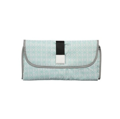 Matelas à langer portable pour bébé de la marque MARKET DE PRODUITS DE BEAUTÉ & SANTÉ, pliable et pratique pour change de bébé.