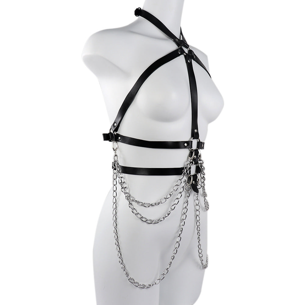 Chaîne à plusieurs couches avec col haut et ceinture pour femme, en métal noir, style élégant et tendance.