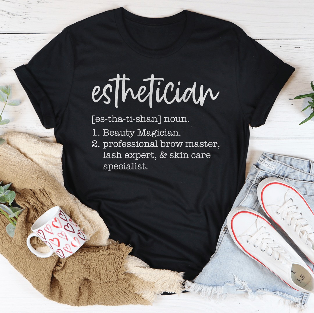 T-shirt noir Heather Esthetician Beauty Magician MerchMallow avec design artistique pour esthéticienne.