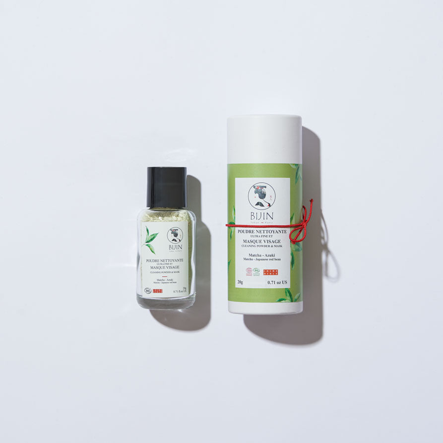 Poudre de matcha bio de Www.bijin-cosmetiques, masque et nettoyant visage 2 en 1, texture en poudre verte naturelle.